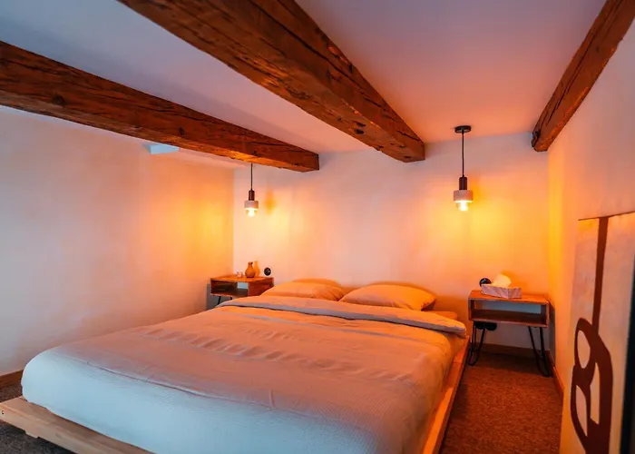 Cozy In The Center Of *